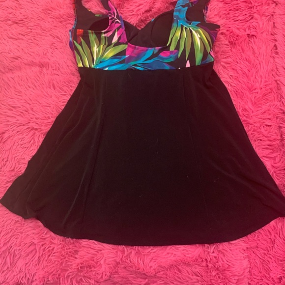 St. John’s Bay Bathingsuit - Picture 2 of 4